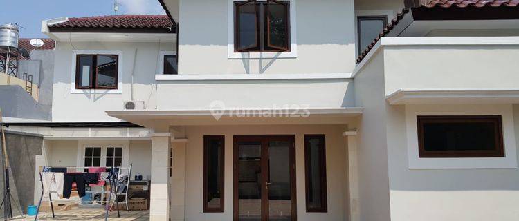 Disewakan Rumah Sriwijaya Lb 400 Lt 300 Bagus Dan Nyaman 1