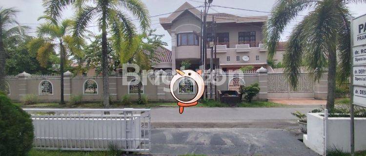 Rumah Megah Sangat Luas 888 Mansyur - Medan Selayang , Butuh Cepatan !  1