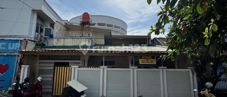 For Rent 2-Story House on Kelapa Street - Makassar 1
