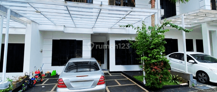Dijual Exclusive Townhouse Lebak Bulus Kolam Renang 1
