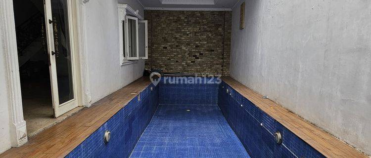 Rumah Mewah Dengan Kolam Renang Dilokasi Premium Tebet Jakarta 1