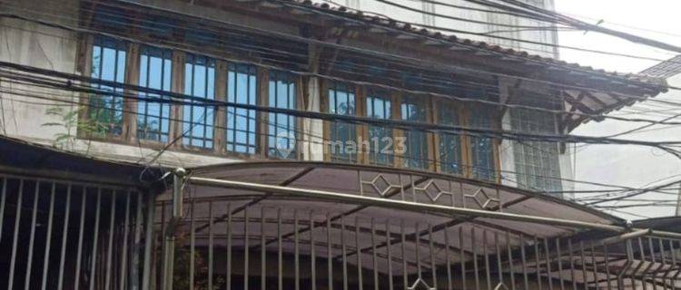 Ruko 4 lantai area Petojo. Dekat jalan Tomang Raya. Cocok kantor. 1