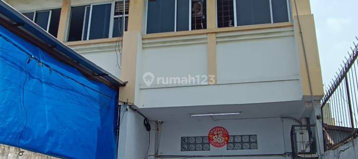 Rumah 4.5 lantai area bisnis tengah Kota 1