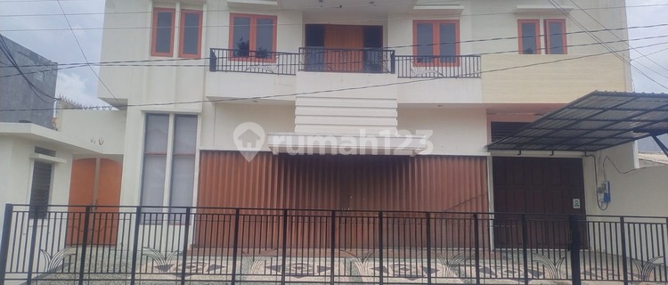 Gedung komersial di Halmahera, Siap Pakai, ada Mess Staff 1