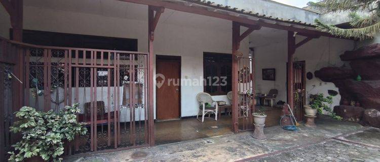 Rumah di Jl. Sompok lama hadap Selatan Peterongan tengah kota 1