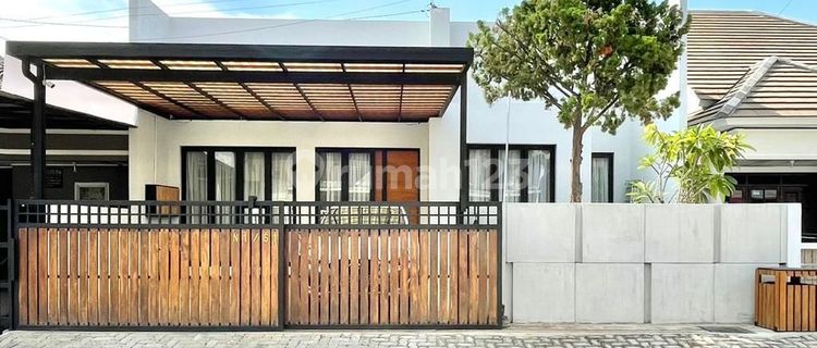 1.5-story house in Puri Anjasmoro, Good condition, Fully Furnished, South facing. 1