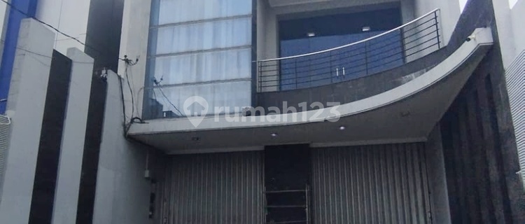 Office Building in Siliwangi, Strategic Busy Main Road 1