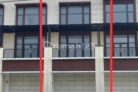 New 2-Storey Shop House in Tanah Mas, Ready to Use, Spacious Parking 1