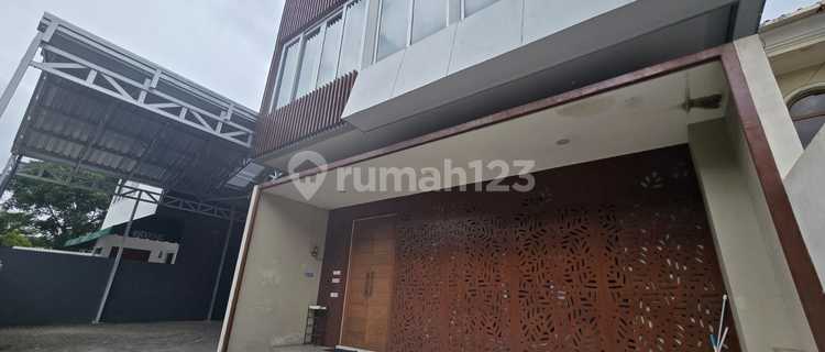 Rumah Furnished Di Candisari, Siap Huni, Ada Swimming Pool 1