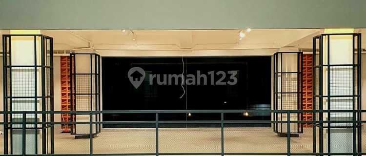 Commercial Building in West Semarang, Showroom, Ready to Use 1