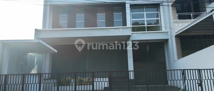 Ready-to-use office building in Central Semarang, includes staff lodging. 1