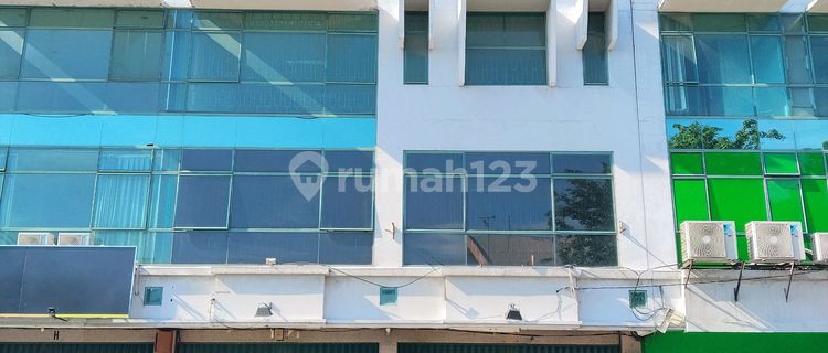 Attached Shophouse in Central Semarang, Building Area 800 sqm, Ready to Use 1