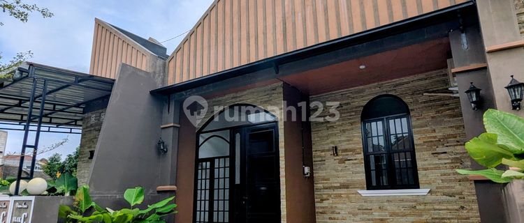 Rumah Siap Huni Desain Eropa Modern Tembalang 1
