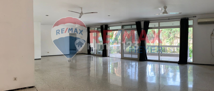 Dijual Rumah Bagus Dan Hunian Nyaman Dengan Kolam Renang 1