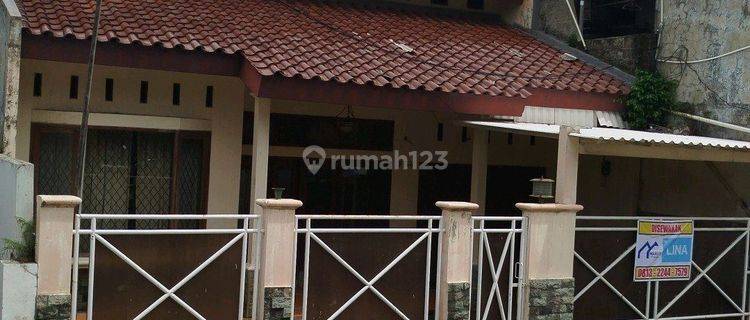 Disewakan Rumah Dekat Dengan Univesitas Indonesia Depok  1