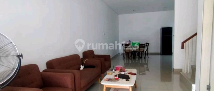 Beautiful, Neat, Good House, Safe Environment, Green & Ready to Live In 1