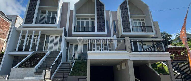 Villa Murah 2 Lantai Dengan Private Pool 1