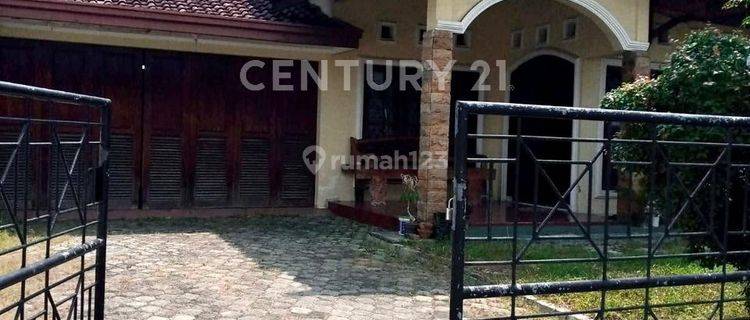 Rumah Dengan Halaman Depan Luas Di Enggal Bandarlampung 1