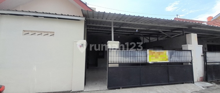 Attractive Clean House Near Jl Mangesti Raya, Strategic Location, 5 Minutes to Lues Gentan Supermarket 1
