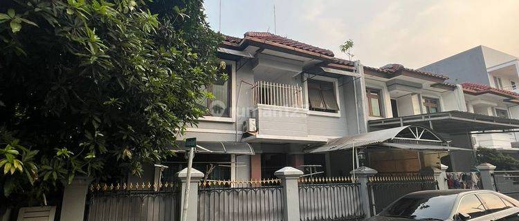 Rumah Hook 2 Lantai di Daan Mogot Baru Seharga Njop 1