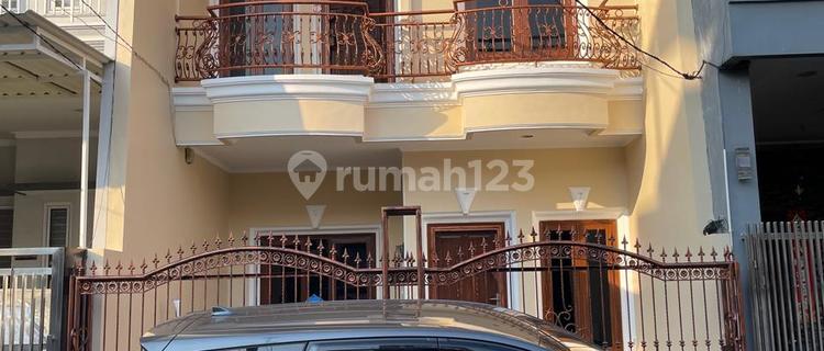 Rumah 2 Lantai di Taman Surya 3 Bebas Banjir 1