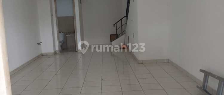 Ready-to-Use Strategic Shop House in a Busy Area @Graha Raya 1