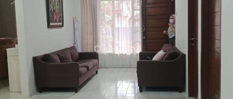 Rumah Semi Furnished Strategis dalam Perumahan Bintaro Jaya 1