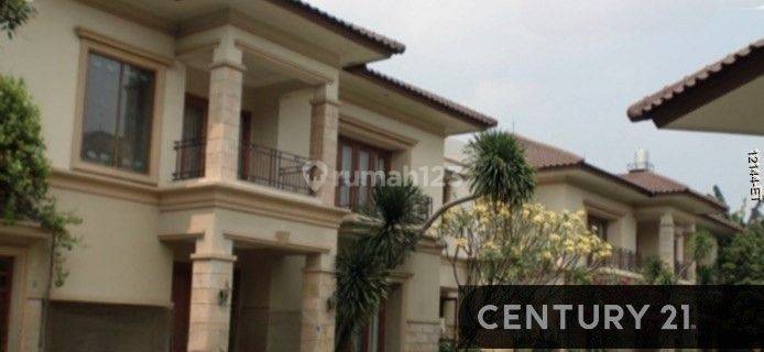 Rumah Luas Siap Huni Dengan Kolam Renang kan Di Ampera 1