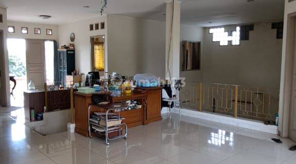 Rumah Asri Dijual di Gunung Rahayu Bandung 1