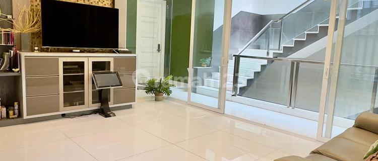 For Sale Sunter Paradise House 1