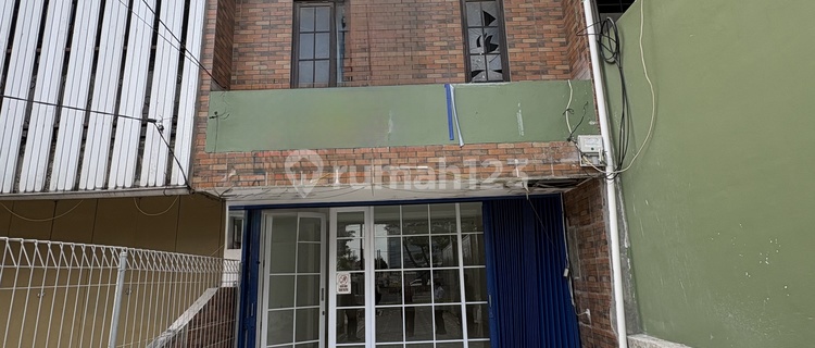 Strategic 3-Story Shop House with Spacious Parking on Rayaw Panjang Street, West Jakarta 1