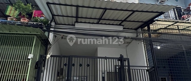 Bu Rumah 3 Lantai Full Furnished Siap Huni di Teluk Gong Jakarta Utara 1