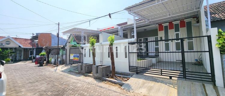 RUMAH DEKAT SEKOLAH TRI TUNGGAL SEMARANG SIAP HUNI DIJUAL 1