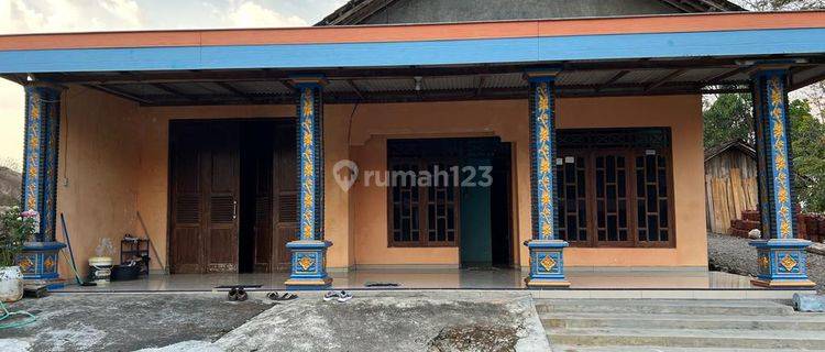  Dijual Rumah Siap Huni 150m2 Sambirejo, Sragen 1