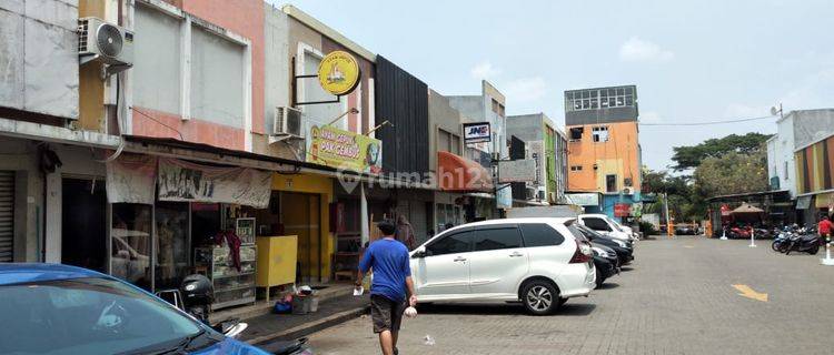 Toko 1 Lantai, Ramai, Dapat Digunakan Untuk Usaha Dsb.lokasi Strategis Di Dekat Pintu Masuk Pasar Segar Graha Raya Bintaro. 1