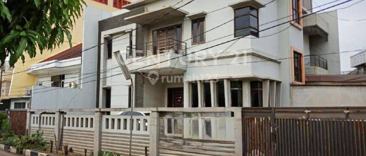 Rumah Hook Di Kelapa Gading Selangkah Ke MKG 1