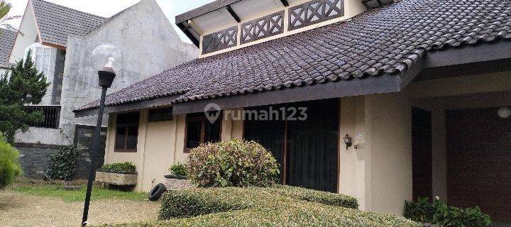 Rumah 3 lantai , kondisi bagus , asri  1