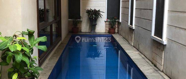 Rumah Siap Huni Full Furnished bomus indoor pool  di Pejaten Barat 1