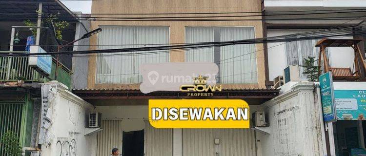 Disewakan Ruko 2,5 Lantai Di Jl Raya Taman Malaka Pondok Kelapa 1