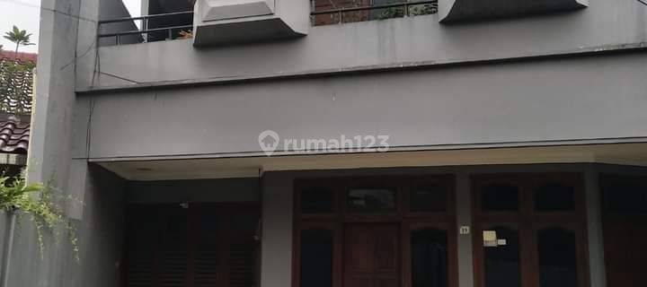 Rumah di Komplek deplu 2 Lantai SHM 1