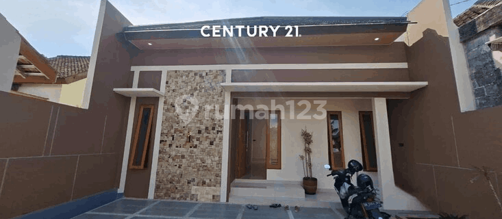 SEMI-FURNISHED NEW HOUSE READY TO OCCUPY IN YOGYAKARTA 1