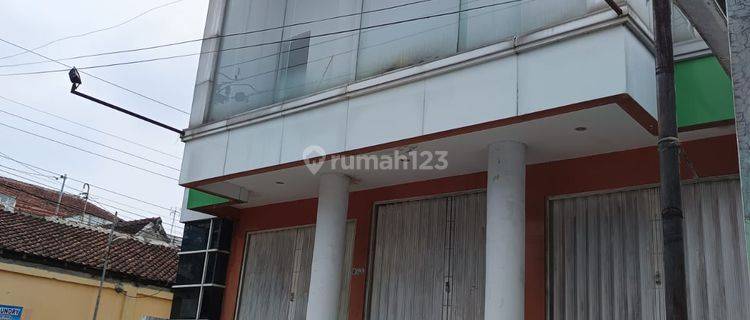 Ruko Lokasi Strategis Pinggir Jalan Raya Daerah Yogyakarta 1