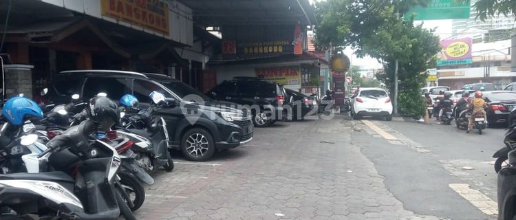 Ruko 3 Lantai Dekat Jalan Raya Siap Dipakai daerah Semarang Selatan (BRUN) 1