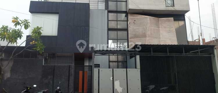 Dijual Rumah 2 Lantai Bagus di Gayamsari, Semarang 1