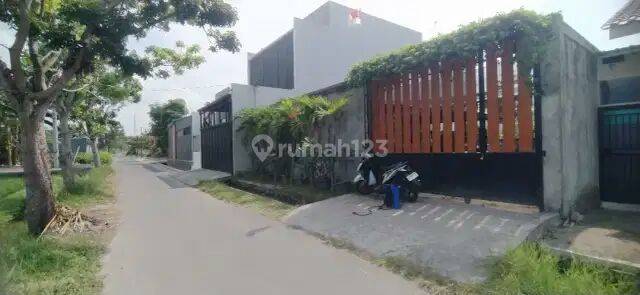 Disewakan Tanah Dan Bangunan Di Jalan Kabupaten Jambon 1