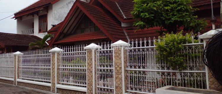 Jual Rumah Klasik Dekat Lottemart Jogja 1