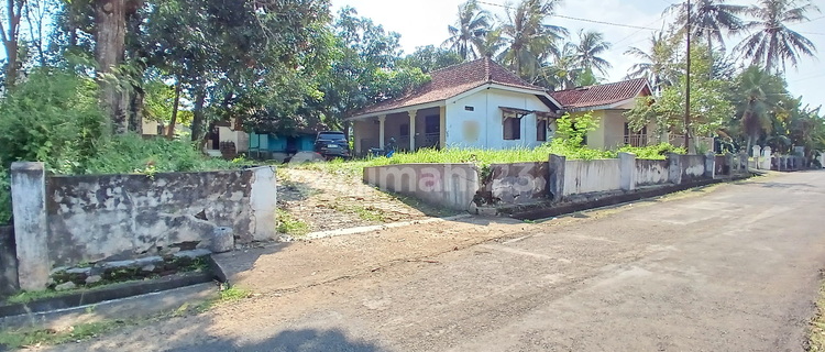 Rumah Dengan Halaman Luas Tanah Posisi Hook Berada di Bandung, Kutoarjo  1