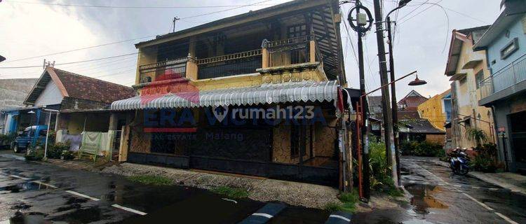 Rumah Hook Lokasi Strategis Dekat Area Komersial  1