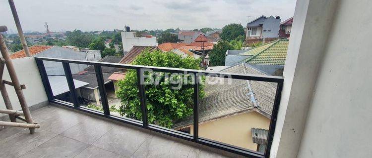 BELI TANAH BONUS RUMAH 3 LANTAI DI JAKARTA TIMUR 1