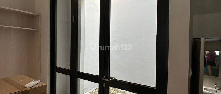 Di jual rumah baru renovasi mulus harga miring di grandwisata 1